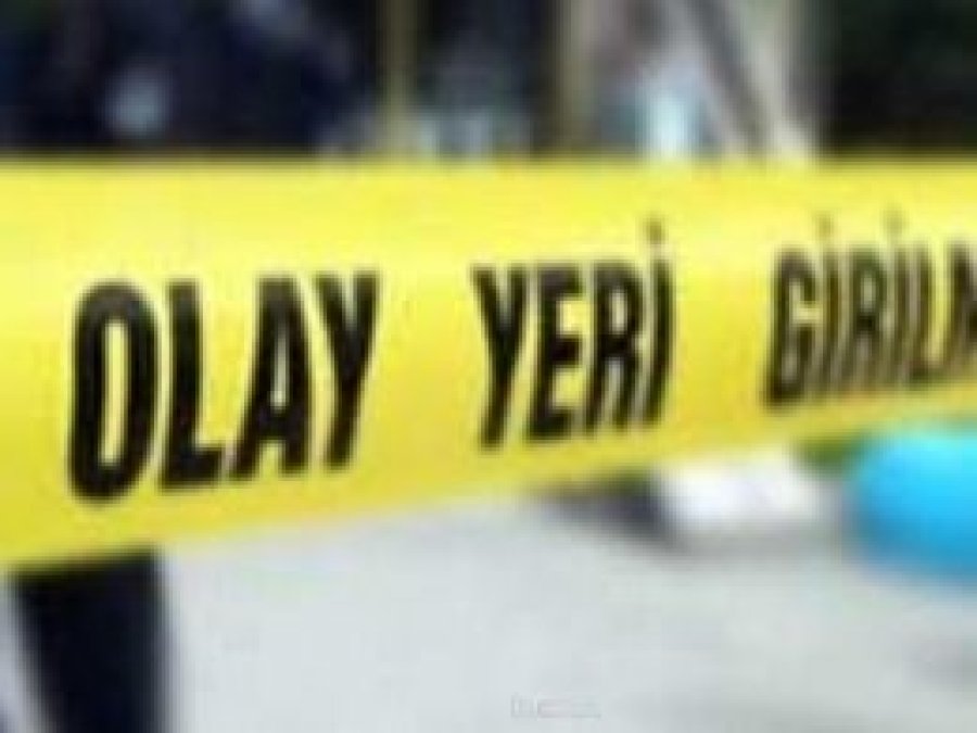 Belediye binasında bir kadını öldürüp intihar etti