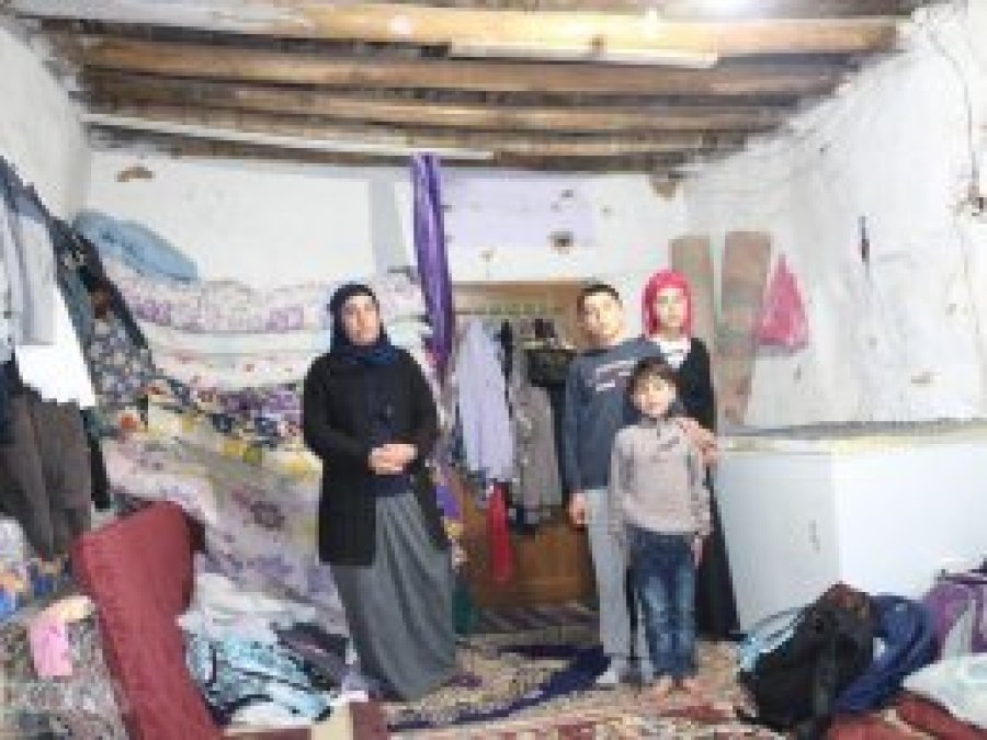 Mağdur ailenin evi onarılacak