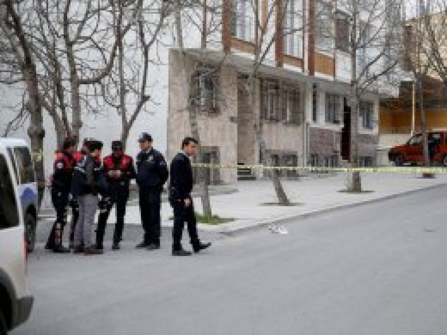 Esenyurt'ta fabrikaya silahlı saldırı: 1 ölü, 2 yaralı