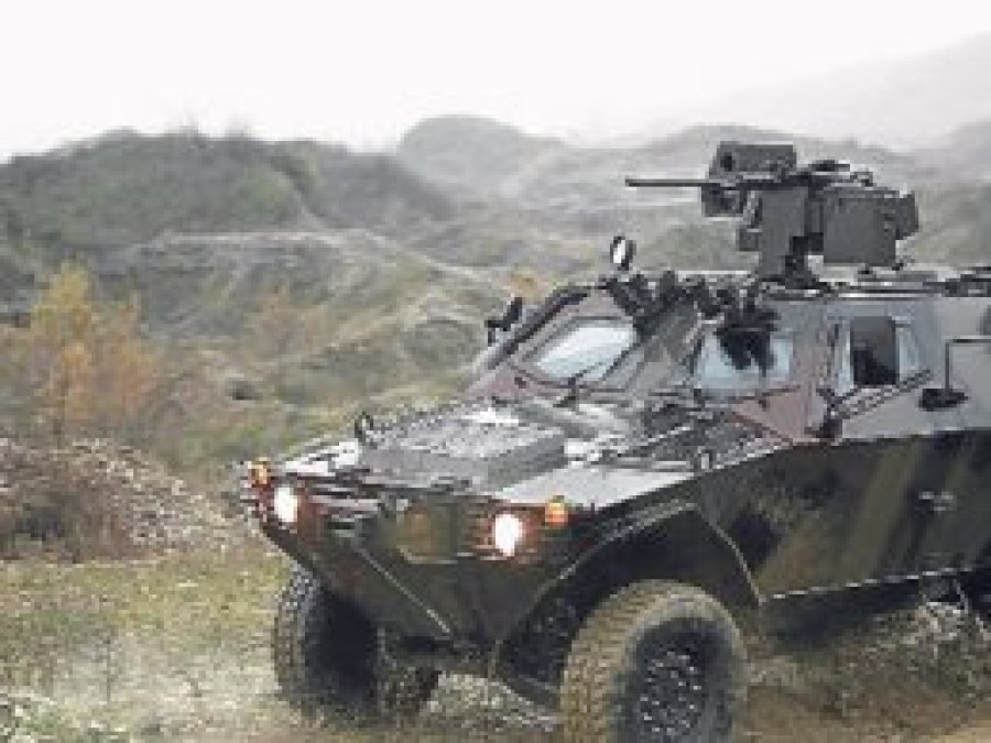 Diyarbakır'da askeri araca saldırı: 6 yaralı
