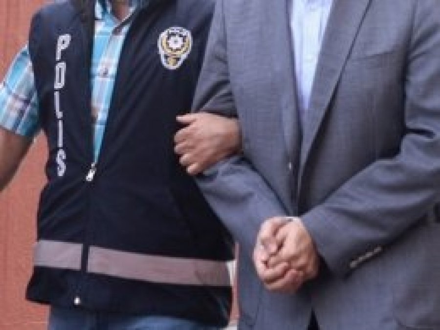 Emniyet müdürü, göçmen kaçakçılığından gözaltında