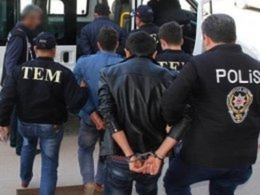 FETÖ'ye yönelik 5 ilde 600 polisle operasyon