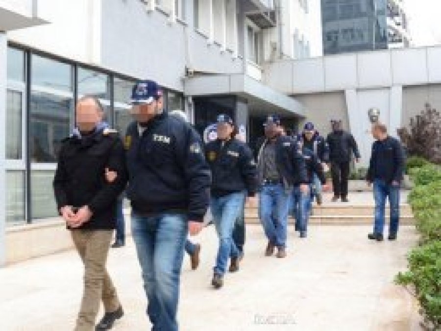 FETÖ operasyonu: 21 gözaltı