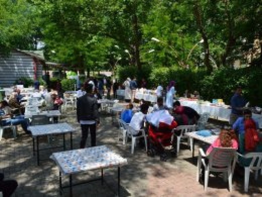 Yetimler yararına "Helal Yaşam" kermesi düzenlendi