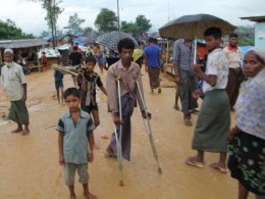 Japonya'dan Rohingya Müslümanlarına destek