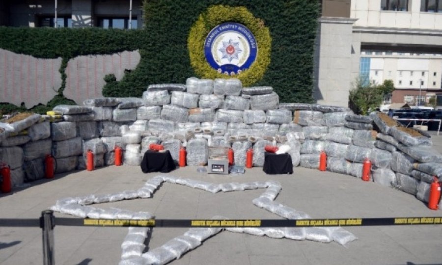 İstanbul'da 1. 8 ton uyuşturucu ele geçirildi