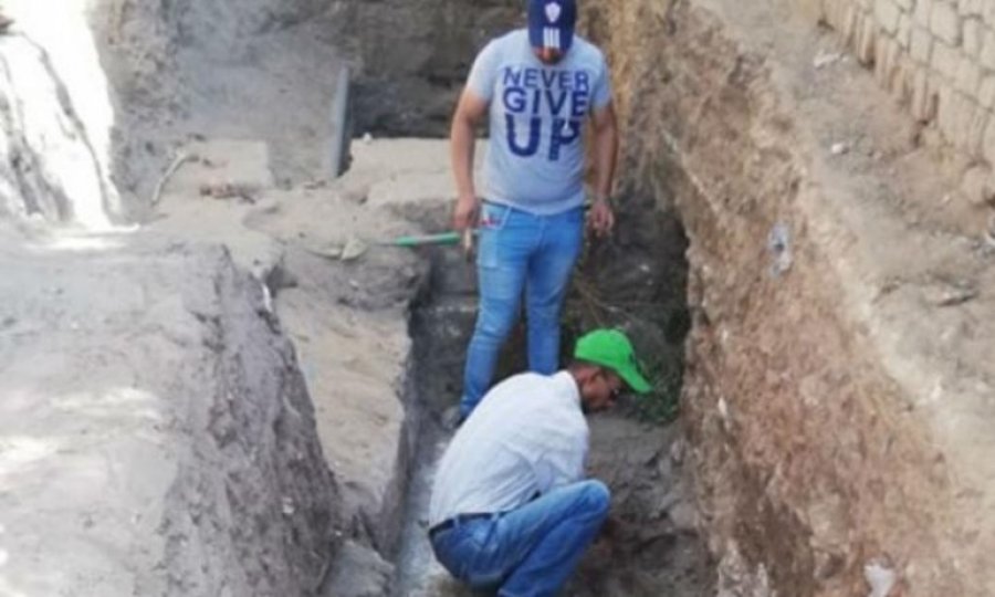 Mısır'da kanalizasyon kazarken 2 bin 200 yıllık tapınak keşfedildi