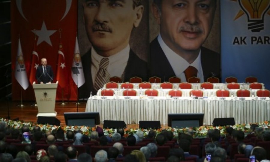 Erdoğan: Operasyonu işgal olarak nitelerseniz kapıları açar mültecileri göndeririz