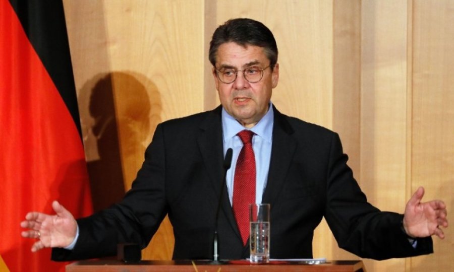 Almanya Eski Dışişleri Bakanı: Batı olarak PKK/PYD'yi kullandık