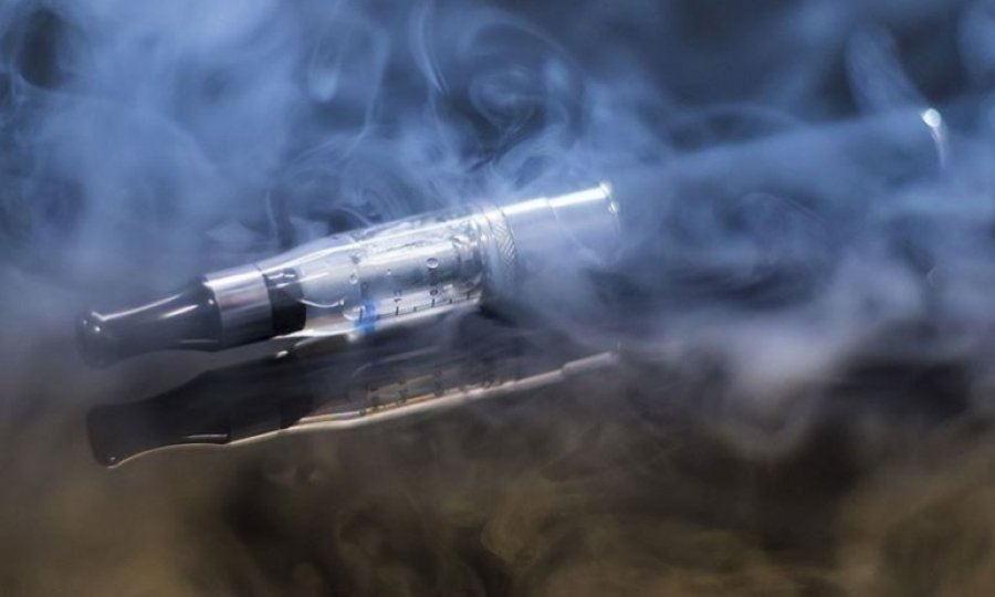 'Elektronik sigara, sigara endüstrisinin kurnazca yaklaşımıdır'