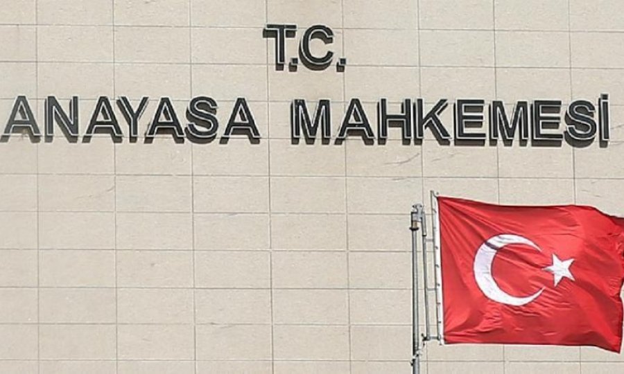 AYM: Yasal derneğe üyelik, terör örgütü üyeliğine delil olamaz