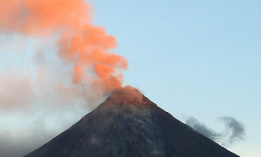 Japonya'da Sakurajima Yanardağı patladı