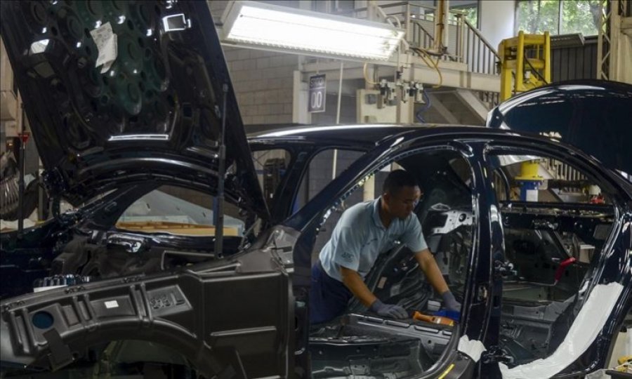 Alman Daimler, en az 10 bin işçi çıkaracak
