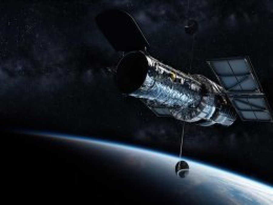 Hubble Teleskobu cüce galaksi görüntüledi