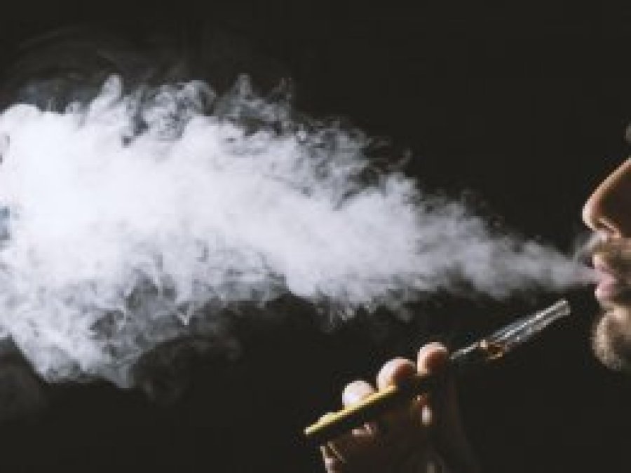 E-sigara kalp krizi riskini artırıyor