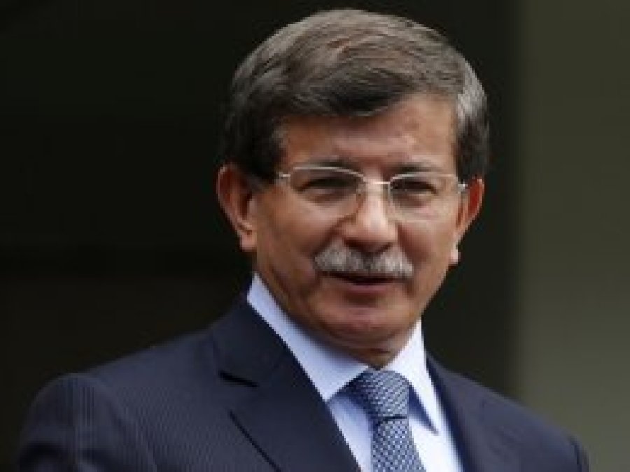 "Dindar ve laikleri kucaklayacak birlik ile partileşecek"
