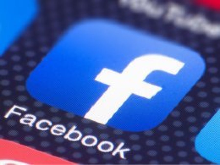 Facebook 1.5 milyon kişinin e-posta irtibatını yanlışlıkla kaydetti