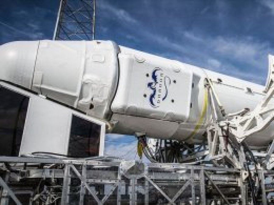 SpaceX'in personel taşıyıcı mekiği yer testinde alev aldı