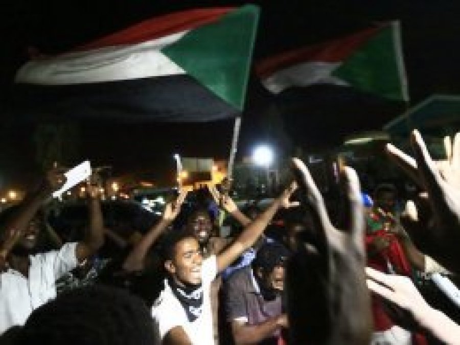 Sudan Askeri Konseyi sivil kanatla görüşmelere yeniden başladı