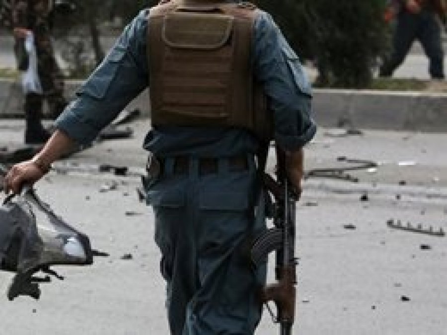 Afganistan'da cuma namazında bombalı saldırı