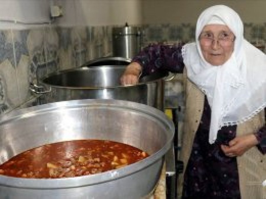 Bu köyde tek iftar sofrası kuruluyor