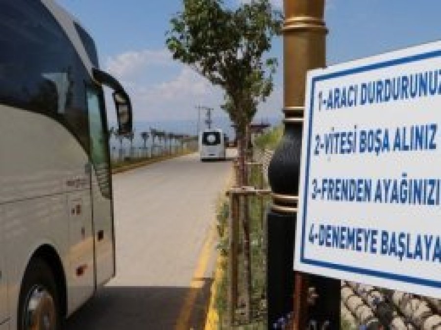 'Gizemli yol'a gelip deneme yapıyorlar