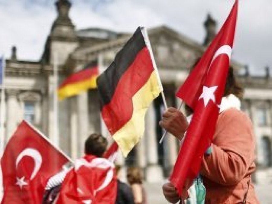 Türkiye'den Almanya'ya iltica başvurusu artıyor