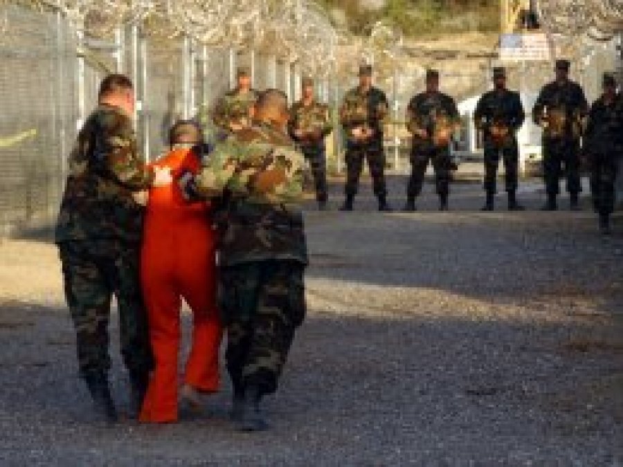 Guantanamo'da zulüm ve işkence