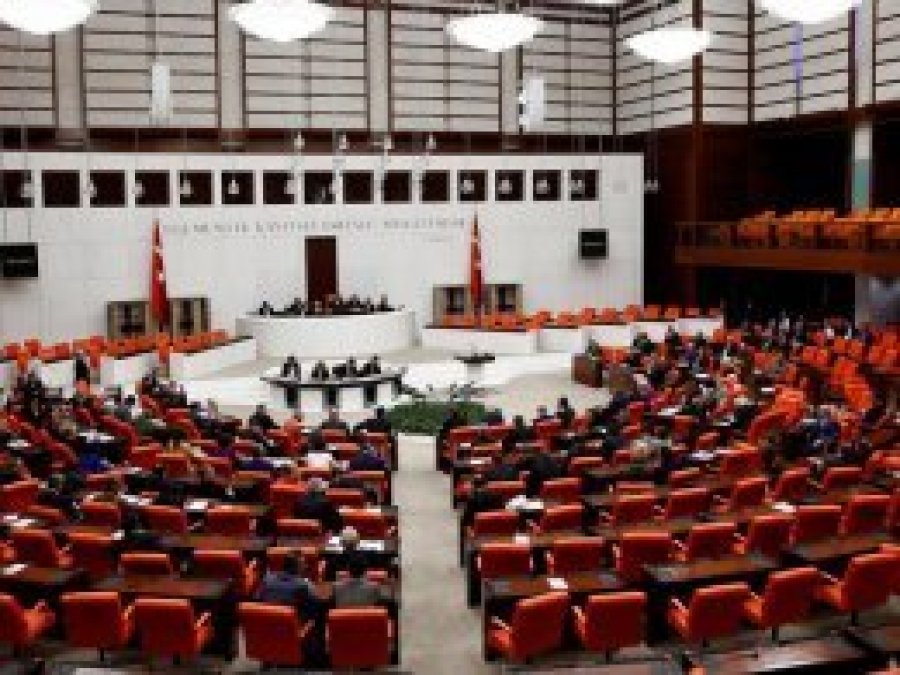 Vekiller mi geçinemiyor, asgari ücretli mi?