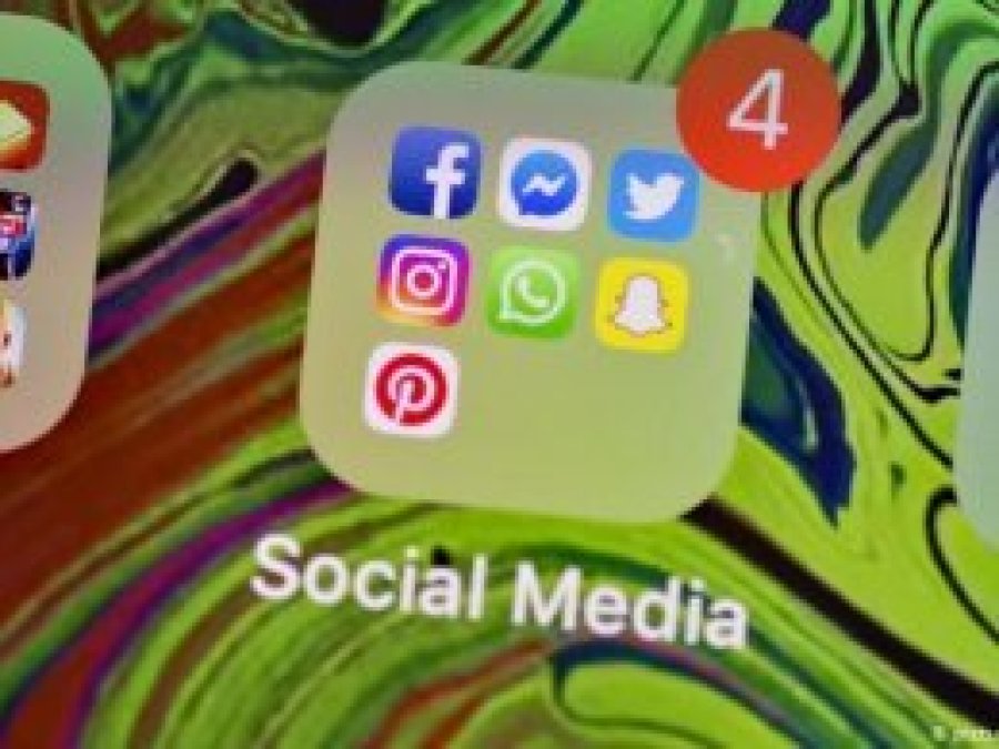 Facebook Messenger aramalarını dinlediğini kabul etti