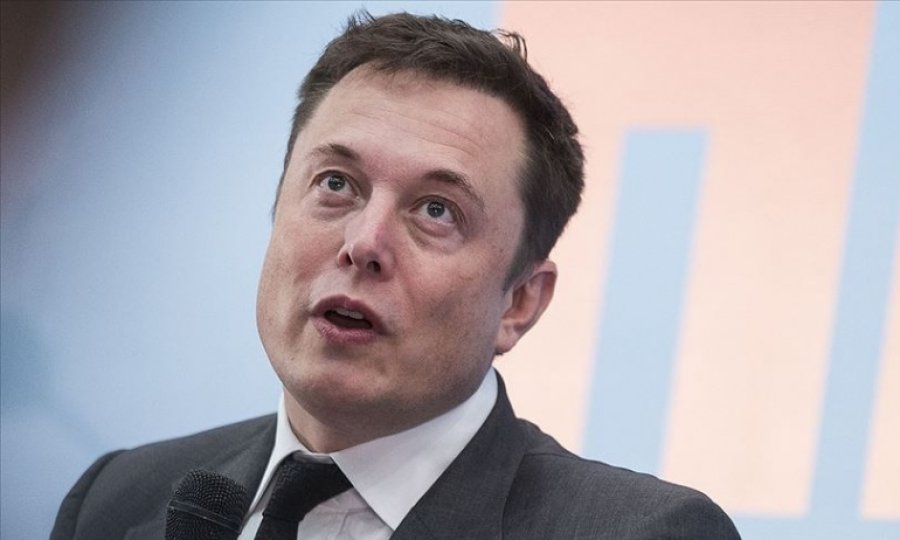Elon Musk, Ay'a ve Mars'a insan taşıyacak 'Starship'i tanıttı