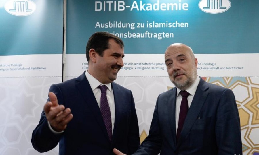 DİTİB Almanya'da imam yetiştirmeye başladı