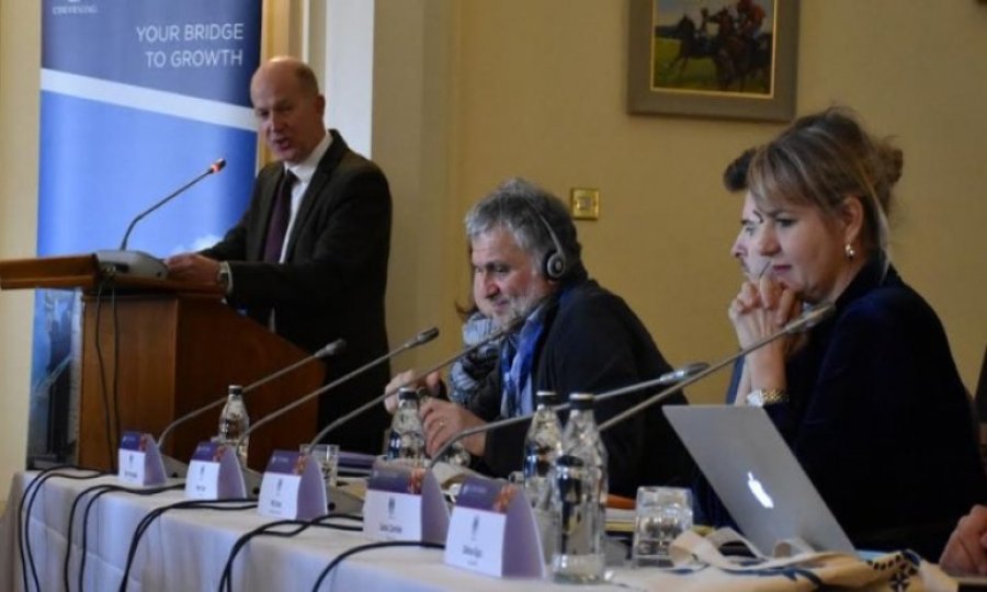 Ankara'daki İngiliz Büyükelçiliği'nde dikkat çeken "medya paneli"