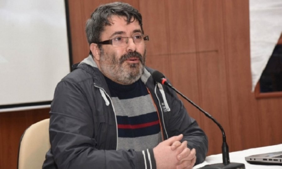Gültekin: "Peki bu hep mi böyleydi? Biz hep mi İran'a düşmandık?"