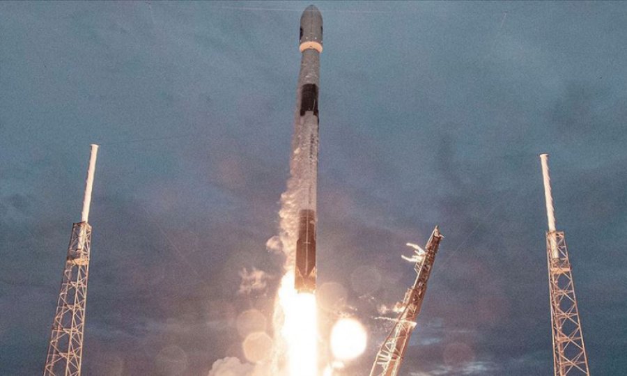 SpaceX, Starlink ağı için 60 internet uydusunu daha uzaya fırlattı