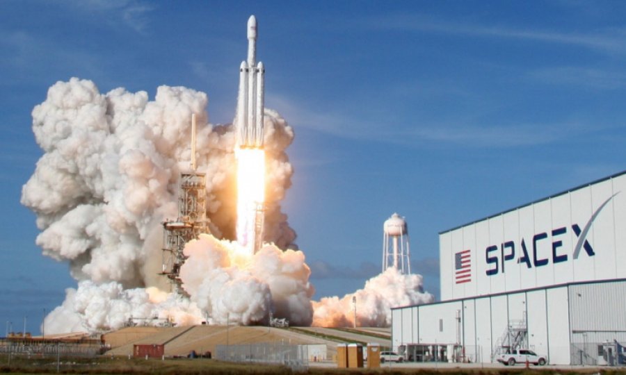 SpaceX, Starlink ağı için 60 internet uydusunu daha uzaya fırlattı