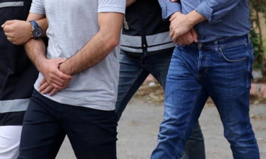 Mardin'de üzerinde bomba taşıyan 2 kişi yakalandı