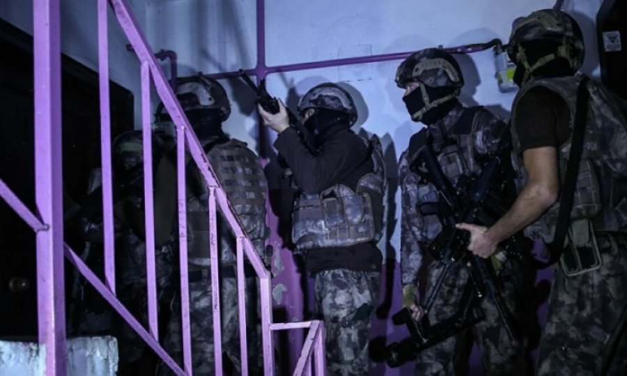 İstanbul'da 8 ilçede eş zamanlı IŞİD ve El-Nusra operasyonları