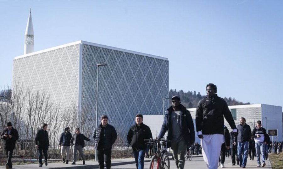 Ljubljana'nın ilk camisinde ilk cuma namazı kılındı
