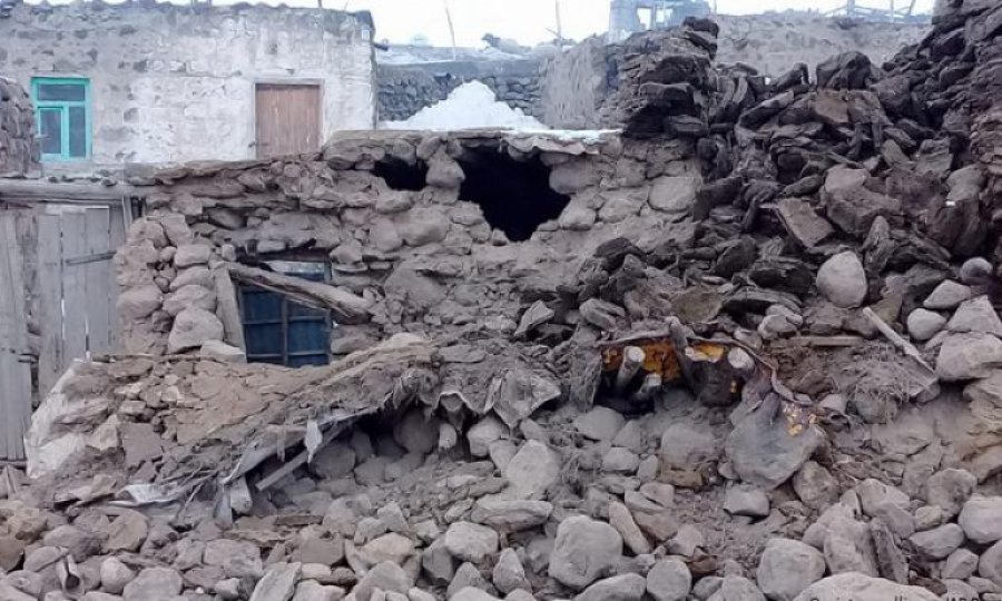 İran merkezli depremde Van'da 9 kişi hayatını kaybetti