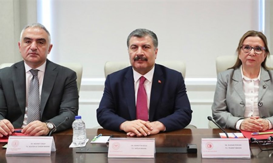 Bakanlardan Türkiye için koronavirus açıklaması