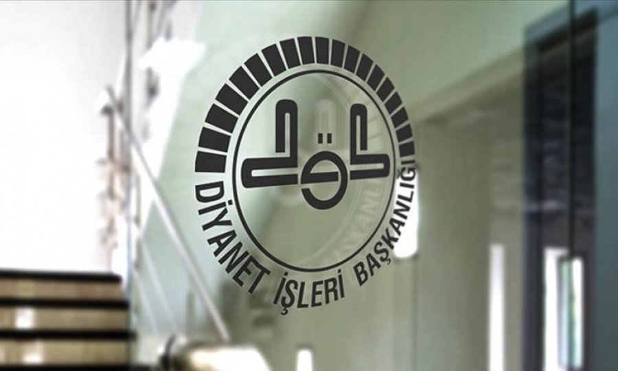 DİB: Cemaatle kılınan namazlara televizyon ve internetten uymak caiz değil