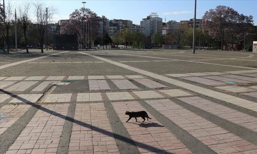 Sokağa çıkma yasağının ardından caddelerde sessizlik hakim