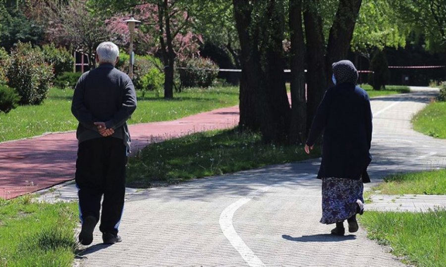 65 yaş ve üzeri vatandaşlar uzun bir aradan sonra sokağa çıktı