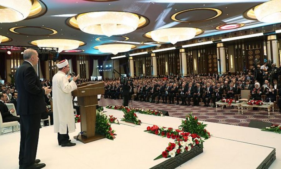 The Economist: Türkiye'de dindar nesil yetiştirme girişimi ters tepti