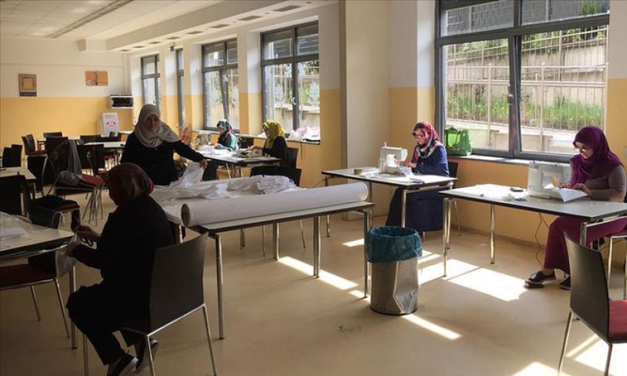 Almanya'daki DİTİB camisinde maske üretilmeye başlandı