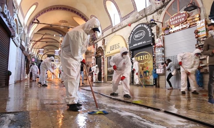 Kapalıçarşı ve Mısır Çarşısı, Covid-19 temizliği ile kapılarını açıyor