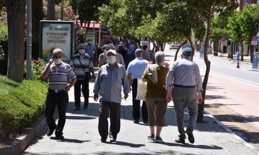 Türkiye'nin koronavirüsle mücadelesinde son 24 saatte yaşananlar
