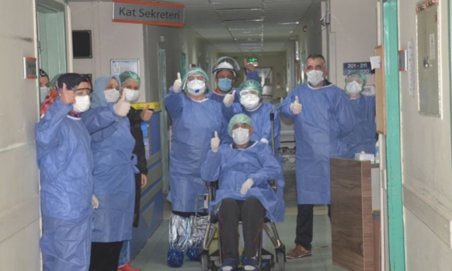 Türkiye'de Kovid-19'dan iyileşen hasta sayısı 129 bin 921'e yükseldi