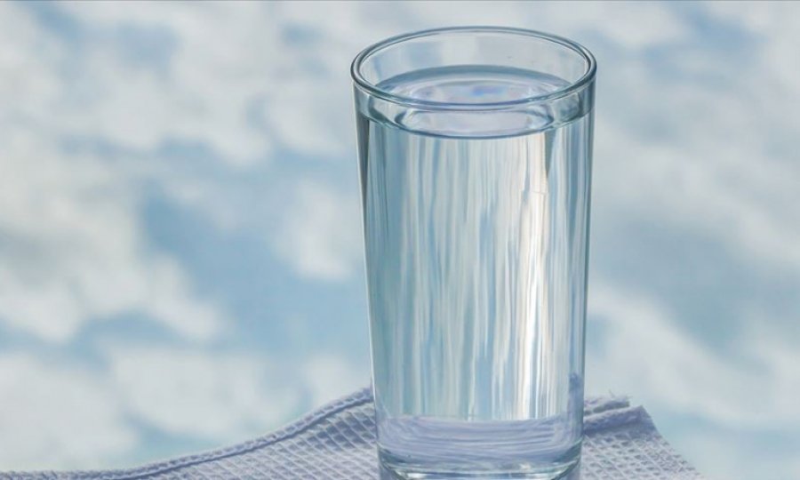 Az su içmenin ve susuzluğun böbrek taşı riskini artırdığı uyarısı